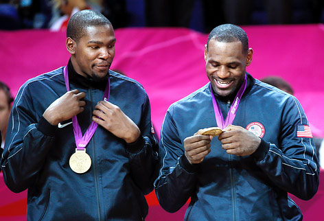 James und Durant blicken auf ihre Goldmedaillen