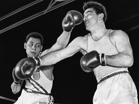 Boxkampf zwischen Laszlo Papp und J.L.Torres bei den Olympischen Spielen 1956