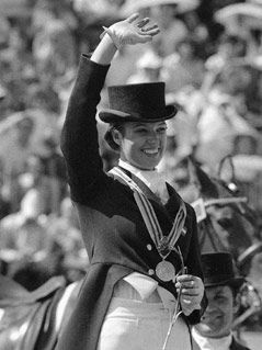 Elisabeth Theurer mit Goldmedaille bei den Olympischen Spielen in 1980