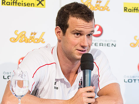 Markus Rogan während seiner Pressekonferenz in London