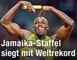 Jamaikas Usain Bolt jubelt nach seinem Weltrekord